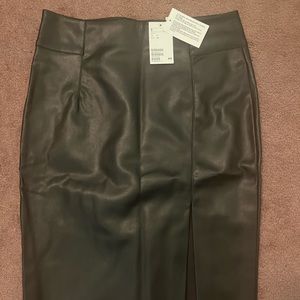 NWT H&M Pencil skirt with slit, in vegan leather